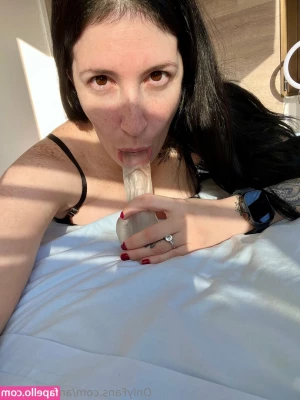 scarletkentt - Would you join me for a shower baby