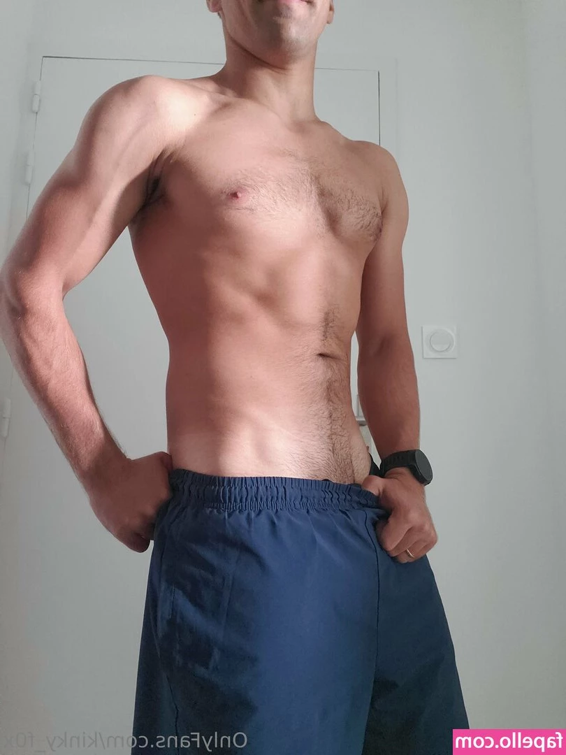 kinky_f0x [ kinky-f0x ] - Solo masturbation with huge squirt