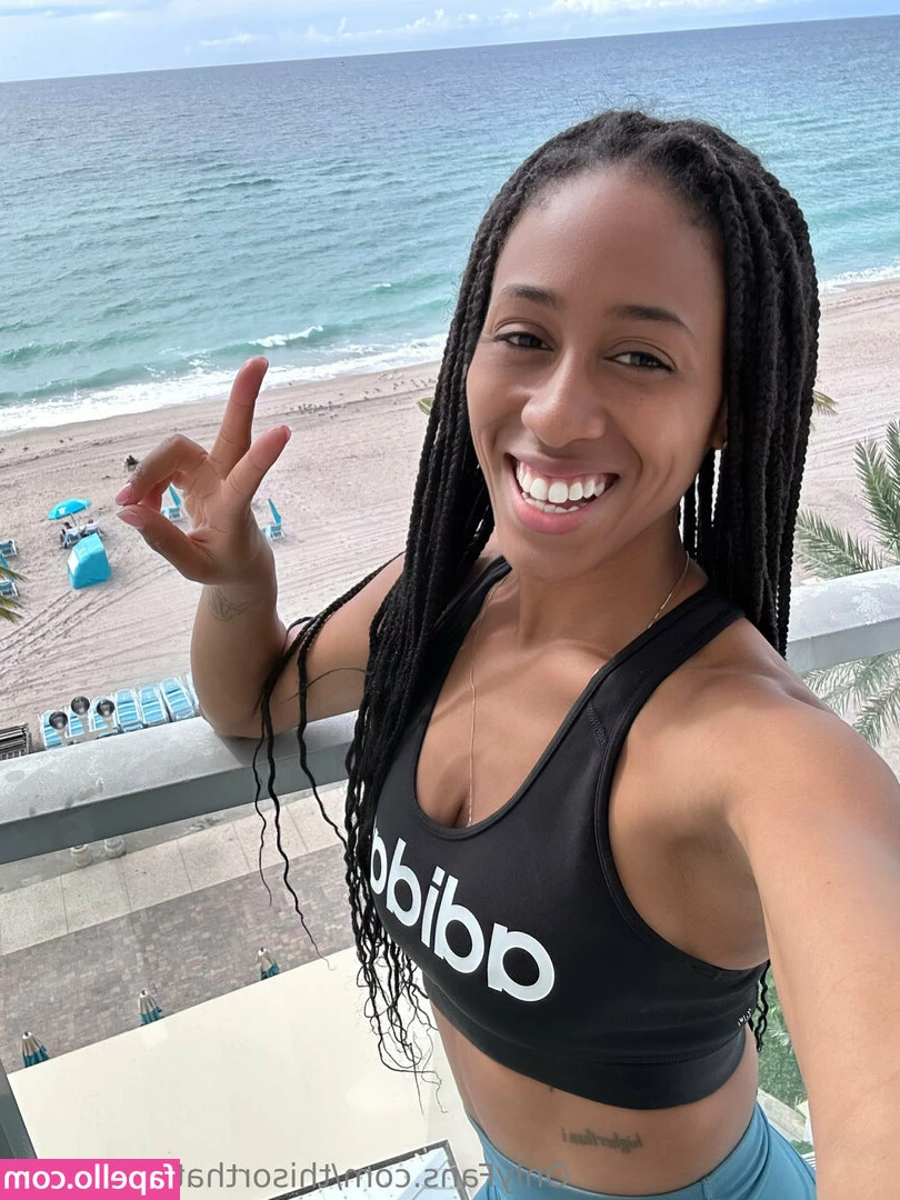 sunnysfavorites - Just woke up so not a huge cum shot because I wasn t edging but if