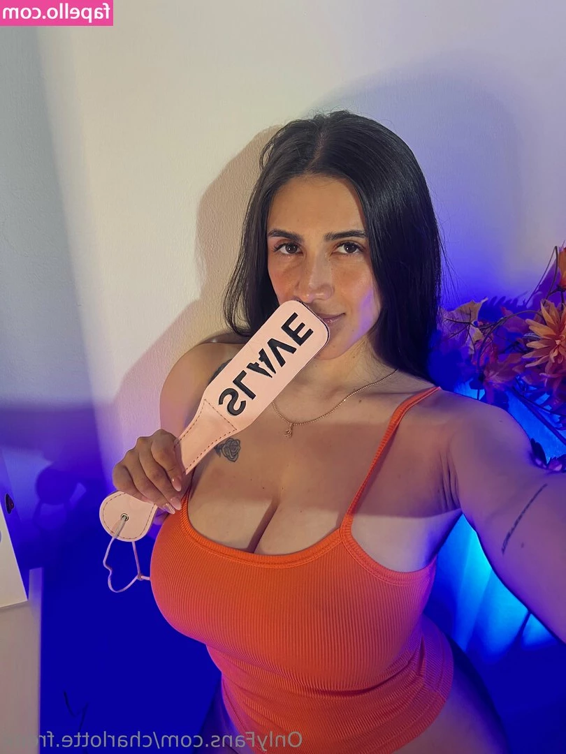 charlotte.freex [ charlotte-freex ] - Somebody told me my balls are in the shape of a heart in the first