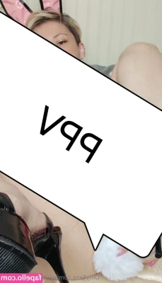 elamypetitequeen [ elamypetitequeen-1 ] - Admit it  you licked your phone