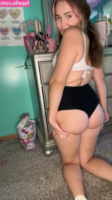 aminamaee - Hot girl summer is in full effect🌞