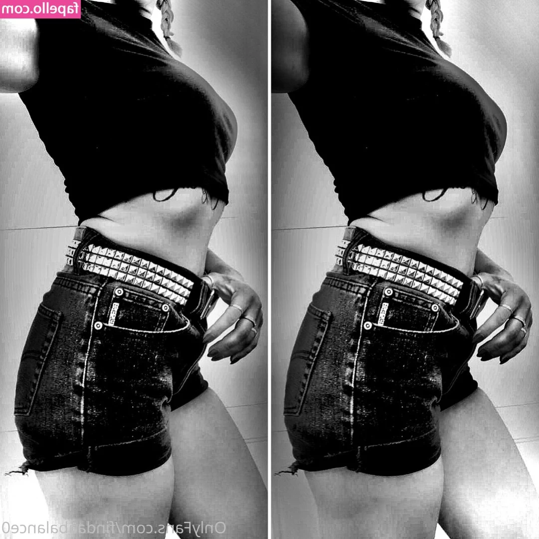 findaabalance0 - Does my bottom growth  big clit  turn you on