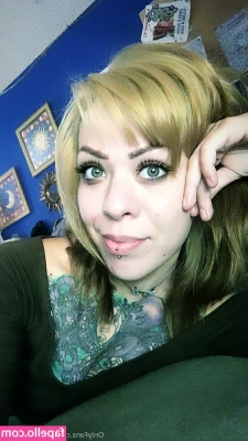 findaabalance0 - Let me distract you   a_secret19   Cute girl  a_secret19 loves to