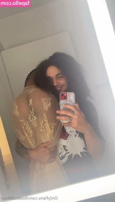 koabuddhax - Who loves grey sweatpants