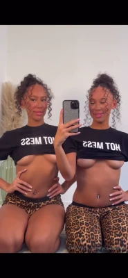 TheNelTwins - Hey babes    Your favorite alien girl will livestream tonight at 00