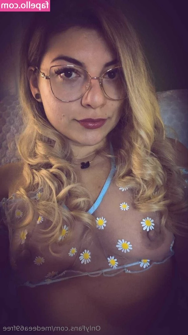 medeea69free [ medeea69free-1 ] - Little teaser for tomorrow 💜❤️