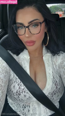 sarahdavis1987 - At a friend s and feeling a little worked up  Anyone wanna help out