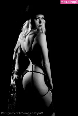 VIRAL - would you keep the dress on