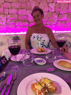 Queenmilfy - Can you contain this animal tonight? 😏🖤