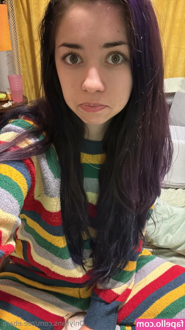 zoe.ebarb [ zoe-ebarb ] - Cherry Farting In Leggings And Stipping Them Off! Custom From A Fan