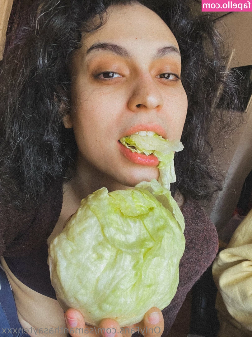 samanthasaytenx - Farfichat  by Forever Pavot  playing in the background