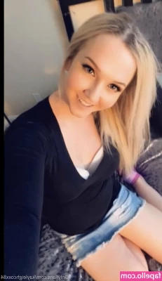 kayleighcoxx84 - Would love to have someone s else hands on me right now