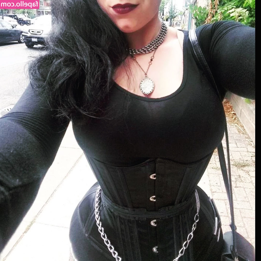 Blackownedgoth - Body vs booty