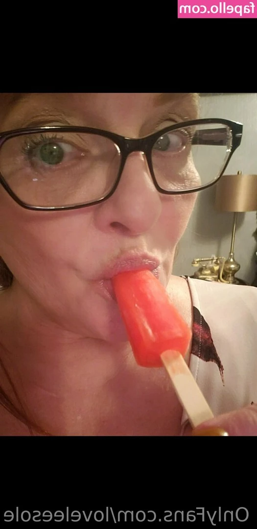 loveleesole - Was out on a date and in the bathroom  the lighting was interesting