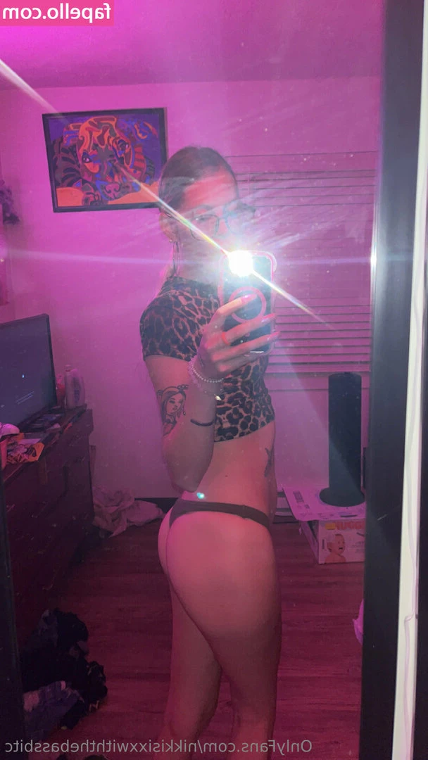 nikkisixxwiththebassbitc - Preview pictures for - BAD GIRL 😈😈 with @beardedkickasso