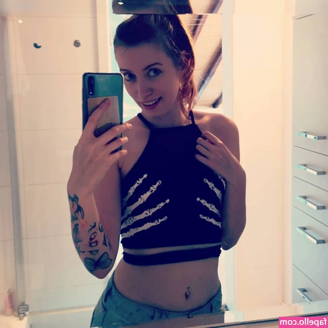 einfachsonina - She s a fairy