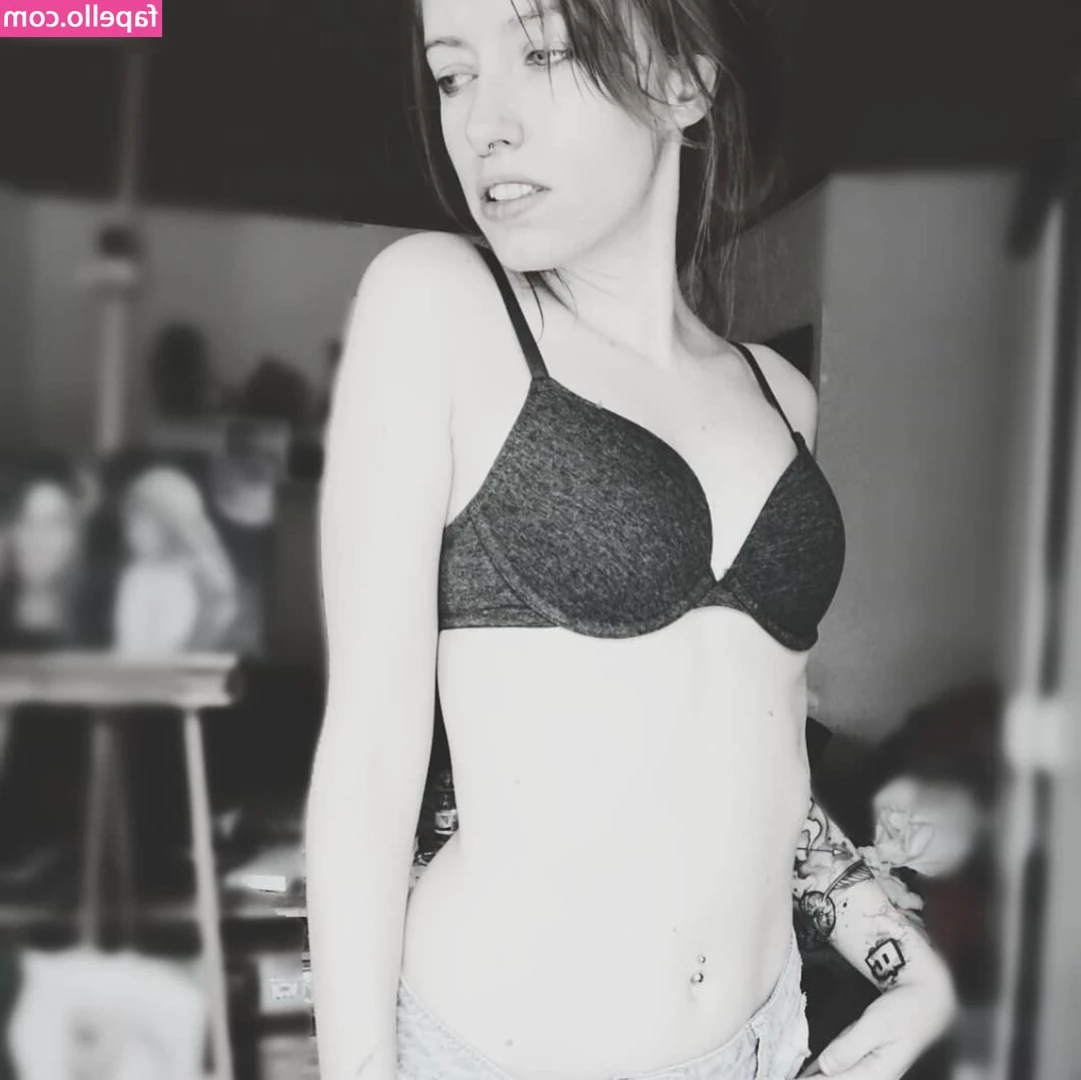 einfachsonina - When she looks at u like I ll do all the freaky things with u