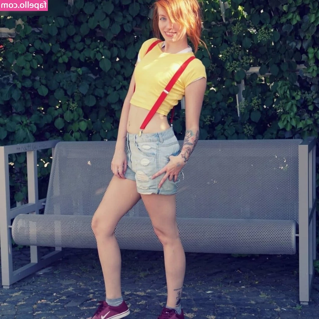 einfachsonina - Carly and Yogapants   perfect combo