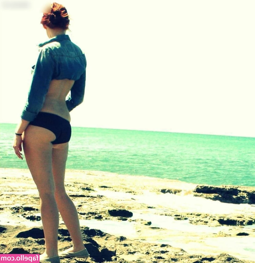 einfachsonina - Fucking myself feels so good.