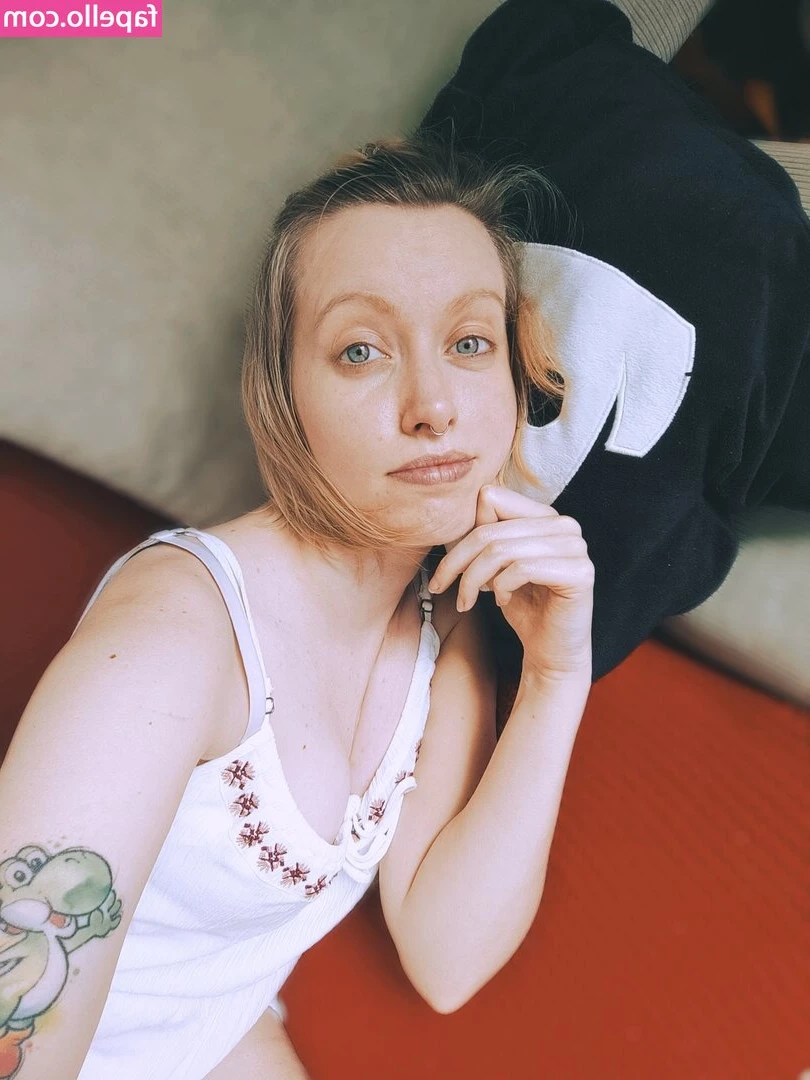 einfachsonina - Cigarette smoking while starting her classic car on a very cold