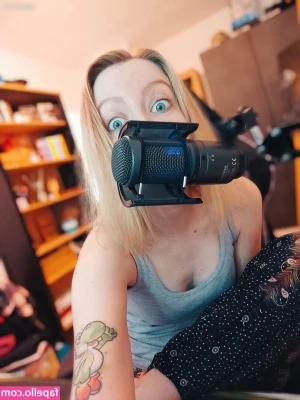 einfachsonina - Fun fact  I can Cum  from having my nipples sucked  kinda wish you