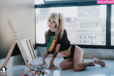 Fthemoney - Your girlfriend is all cozied up and ready for an afternoon cuddle 