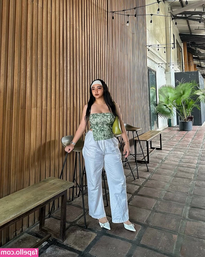 Kyrah Umadhay [ kyrah-umadhay ] - What if you were lying behind? and your fingers gently slid along the