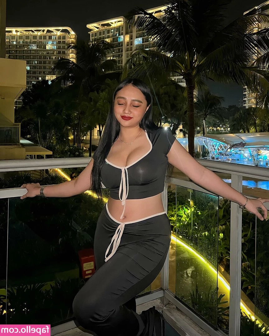 Kyrah Umadhay [ kyrah-umadhay ] - alex and felippe rubbing each other s dicks with their hard  pulsing