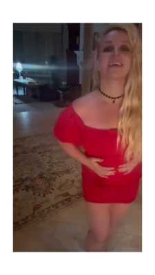 Britney Spears [ britney-spears ] - Don t you want to play with your slut  daddy   I m here alone waiting