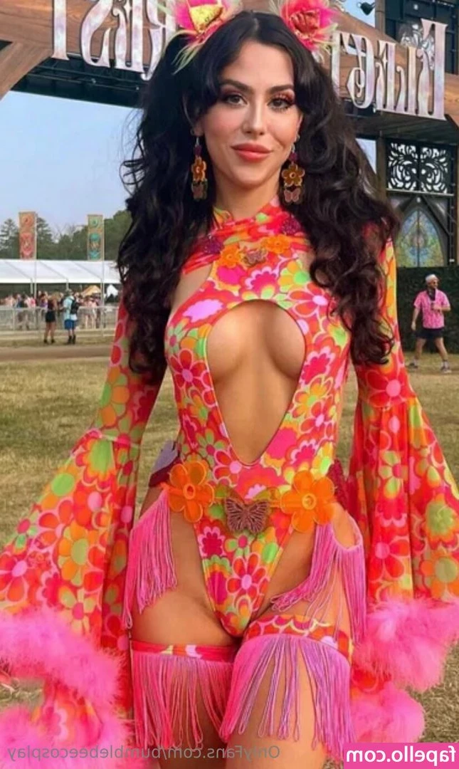 bumblebeecosplay - I'm going for a walk to please you ;)