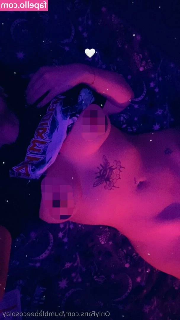 bumblebeecosplay - Shake a little booty