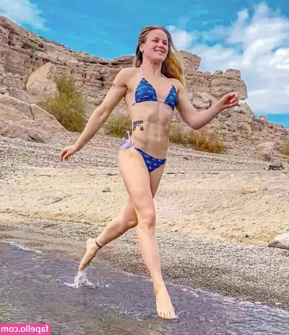 Valentina Shevchenko [ valentina-shevchenko ] - Let me brighten your weekend 😇😇🤍