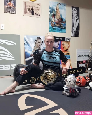 Valentina Shevchenko [ valentina-shevchenko ] - szia baby   elkészült a legujjabb fullhd videóm dildós maszti