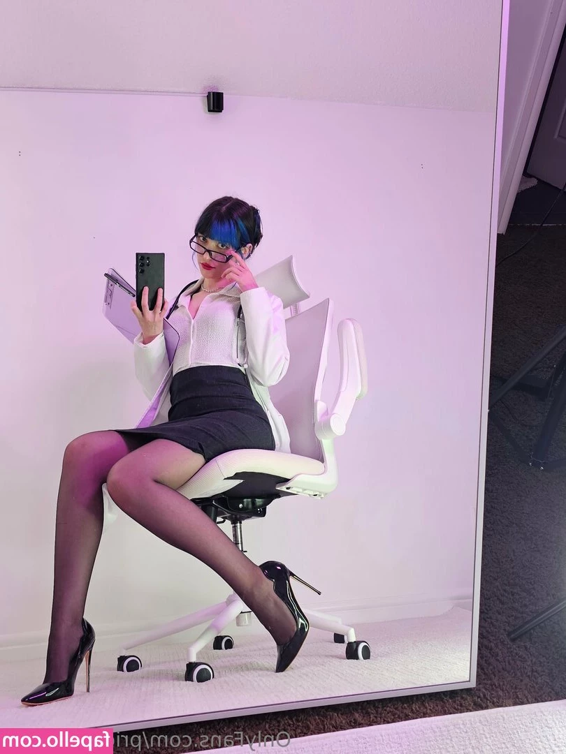 priestessyuzu - I'm a good girl I promise 😇