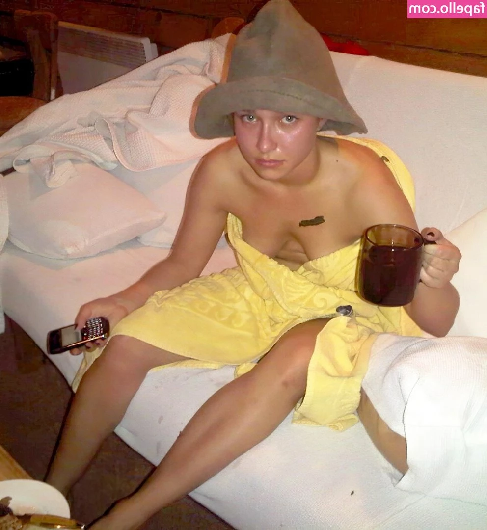 Hayden Panettiere [ hayden-panettiere ] - NAKED FIGHT   Just a little taste of the video that you will ALL