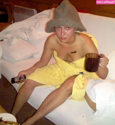 Hayden Panettiere [ hayden-panettiere ] - NAKED FIGHT   Just a little taste of the video that you will ALL