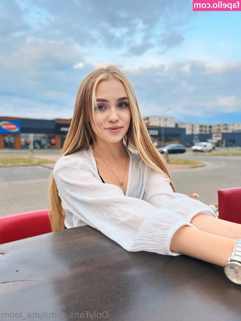 luna_loom [ luna-loom ] - I can only think of one thing right now  and it s you and me 