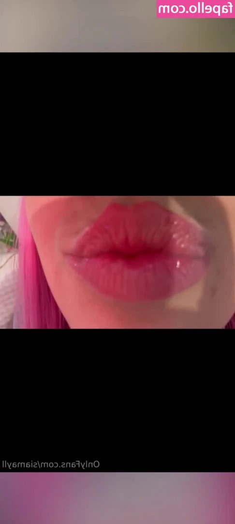 Siamayll - I did not mean to record anything today, but i got so horny that I