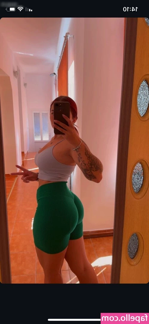 nina.buettner_fit [ nina-buettner-fit ] - Last day of photocon  it was a great day took pictures for over 12