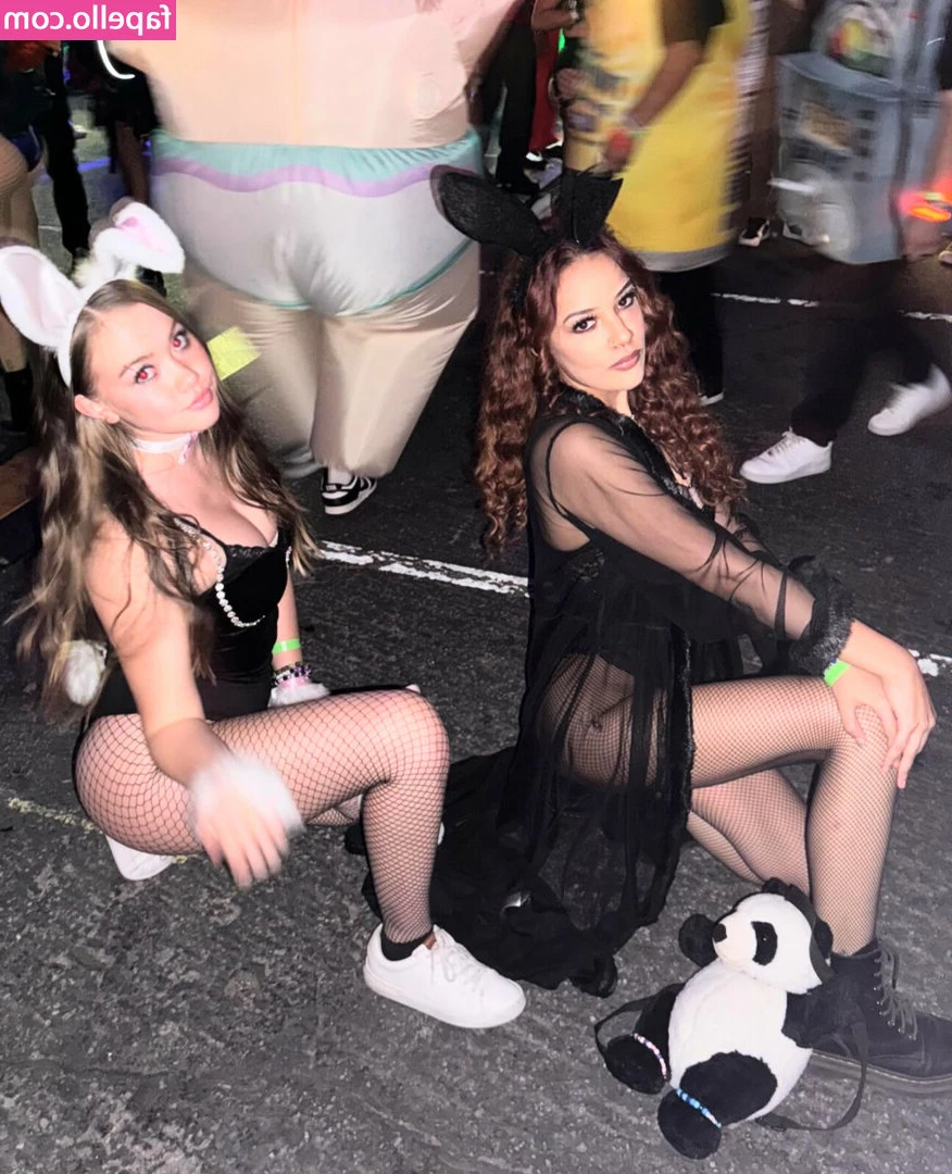 ASMRLia - Me showing off in the bar!!