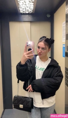 tinylia - Booty vids in your DMs