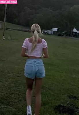 Adri Meadors [ adri-meadors ] - Is it a good position to do some yoga