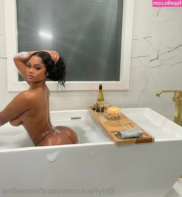 Medina Imani [ medina-imani ] - Going live tonight for a few minutes