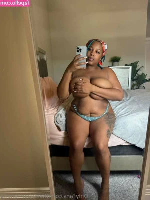 MzMamma Melons [ mzmamma-melons ] - Who wants a rating tonight? 😍