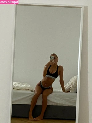 Blondata_gata [ blondata-gata ] - FREE SUBSCRIPTION FREE     bren_lovee    Hi baby  subscribe to my