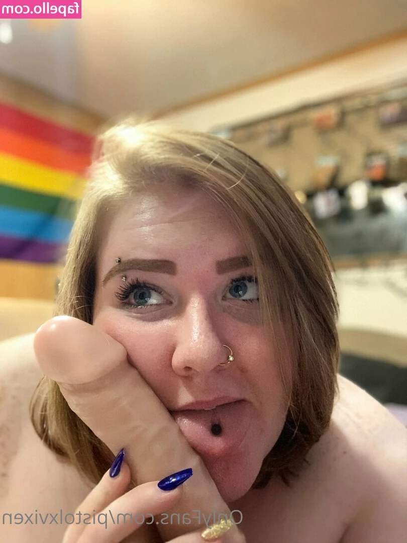 pistolxxxvixen - Can i sit on it