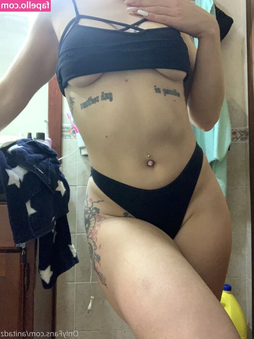 anitadz - Puckering my hole