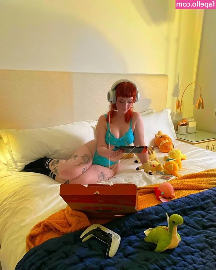 Meeshvs - 𝑇𝑟𝑦𝑖𝑛𝑔 𝑡𝑜 𝑐𝑜𝑙𝑙𝑒𝑐𝑡