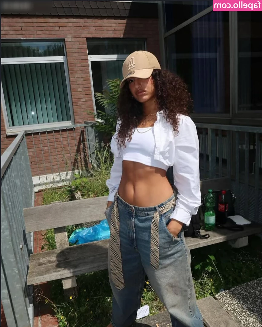 Rua - Do you like it when I slap my face with it